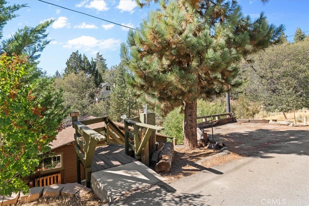 1132 Crags Lane