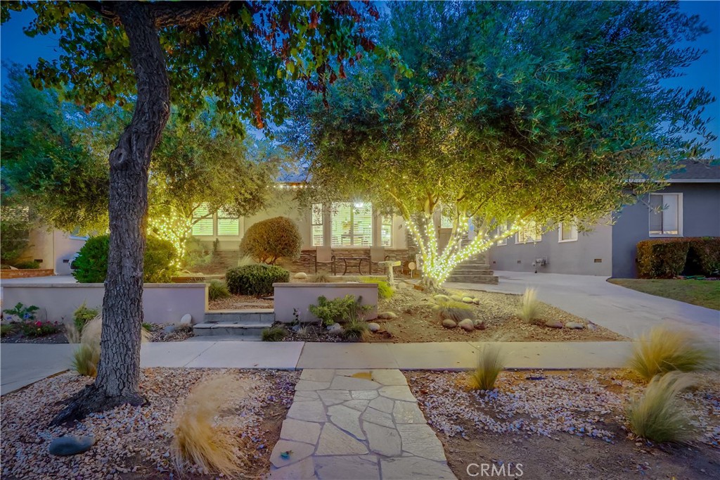 5833 Yearling Street