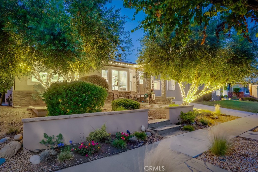 5833 Yearling Street