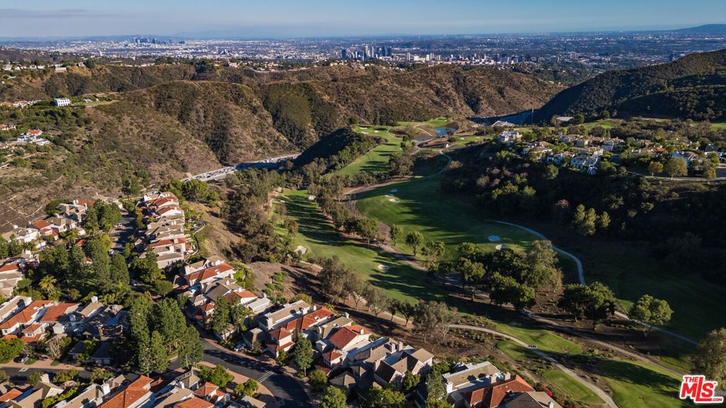 Photo of 12386 Ridge Circle, Los Angeles, CA 90049 (MLS # 25610321)