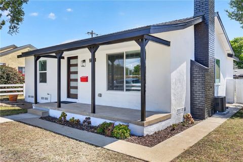 Photo of 2120 Clark Ave, Long Beach, CA 90815 (MLS # PW26101906)