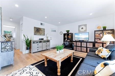 23728 Sea Breeze
