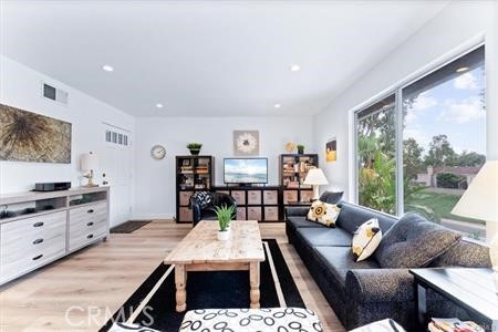 23728 Sea Breeze