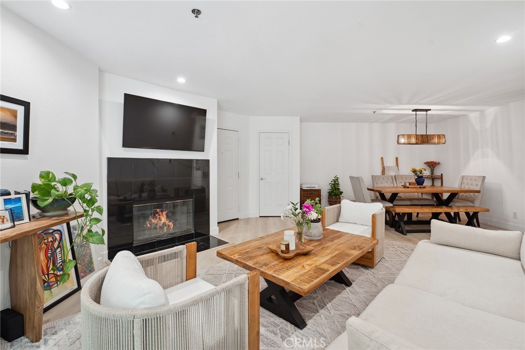 5744 Oak Bend Lane 212