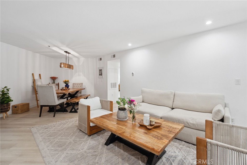 5744 Oak Bend Lane 212