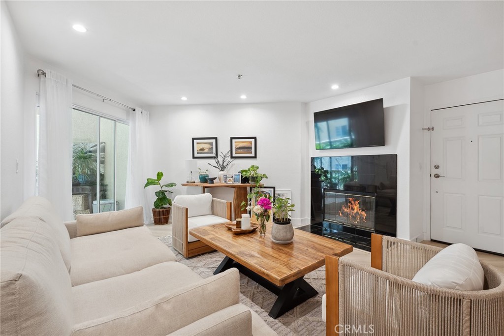 5744 Oak Bend Lane 212