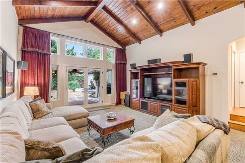 Photo of 5823 Vesper Ave, Sherman Oaks, CA 91411 (MLS # SR26040933)