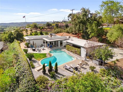 Photo of 31015 Sutherland Dr, Redlands, CA 92373 (MLS # IG26047870)