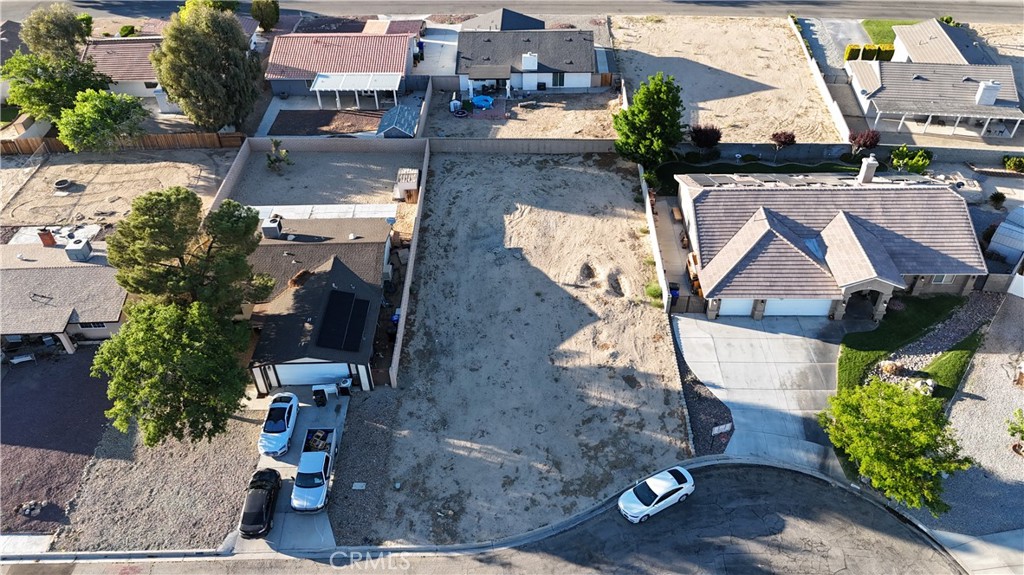 seller financing with 10k down
lot located at 14794 Aberdeen Ln, Helendale, CA 92342 — your
chance to build a dream home or invest in a growing community! Nestled in the scenic Silver
Lakes area, this property offers access to lakes, golf, equestrian trails, and more.