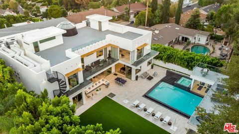 Photo of 4533 ESTRONDO Drive, Encino, CA 91436 (MLS # 26642095)