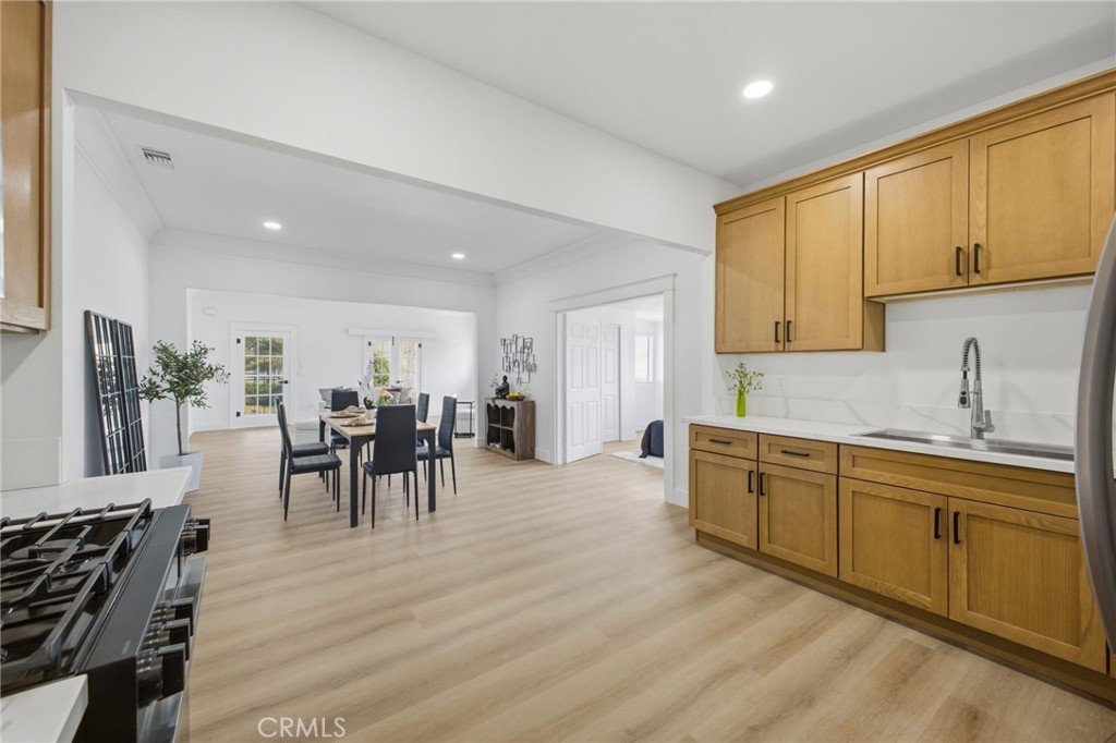 661 N 4th