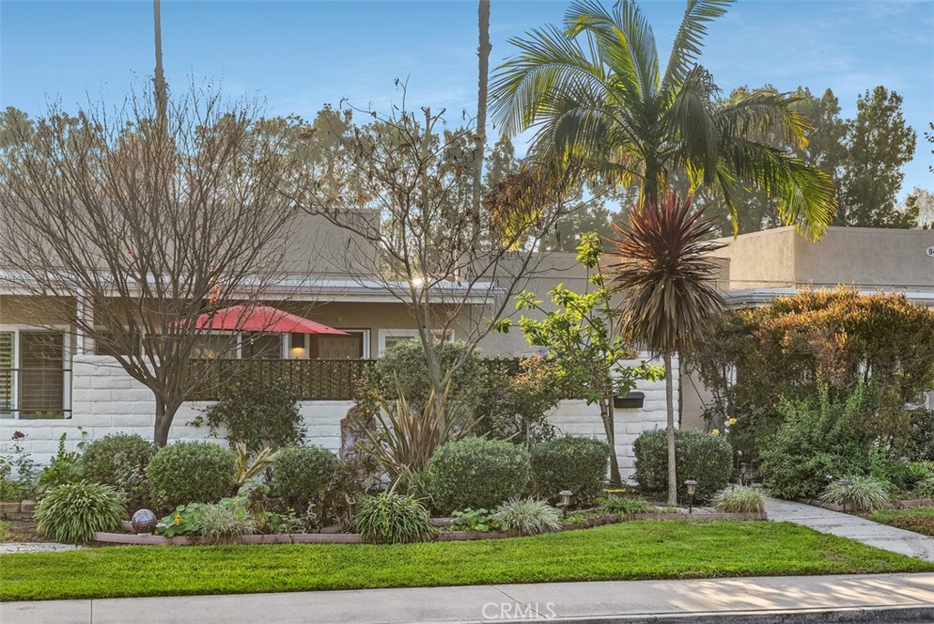 947 Avenida Carmel F