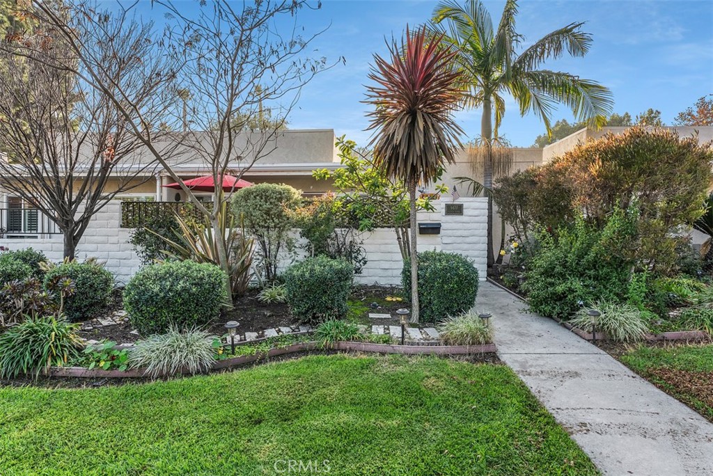 947 Avenida Carmel F