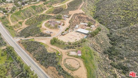 Photo of 11426 Sierra Highway, Santa Clarita, CA 91390 (MLS # 26651745)