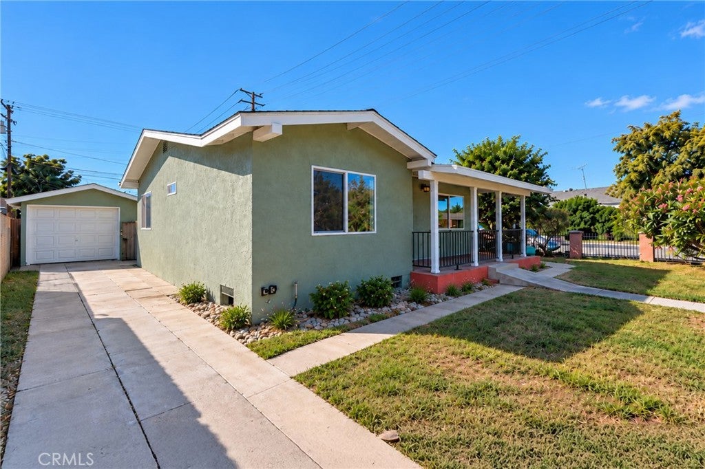 3700 E 55th