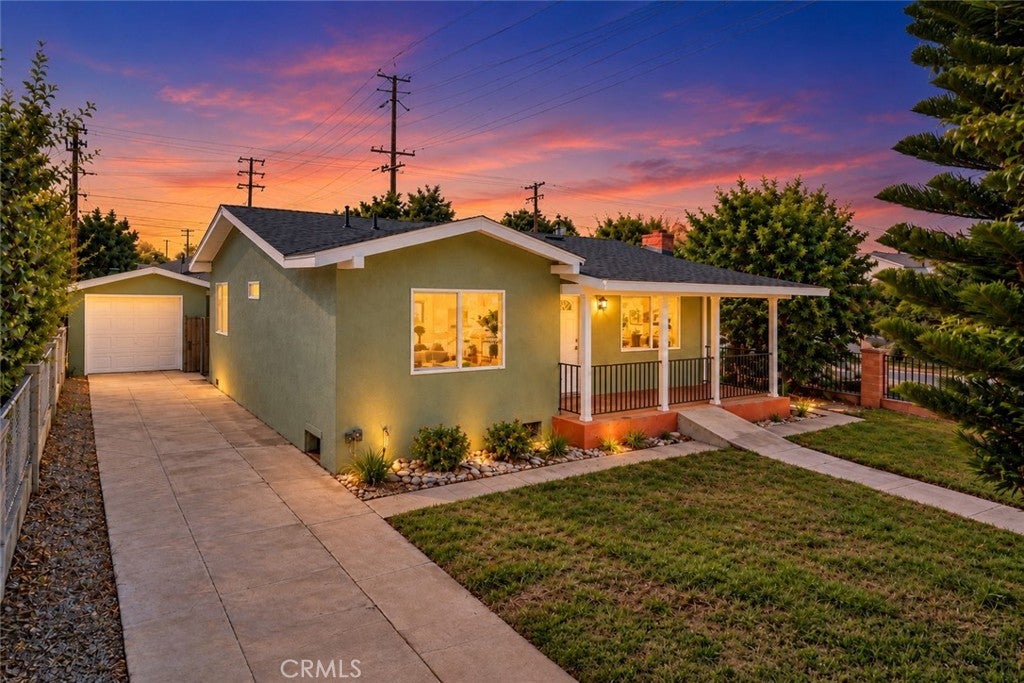 3700 E 55th