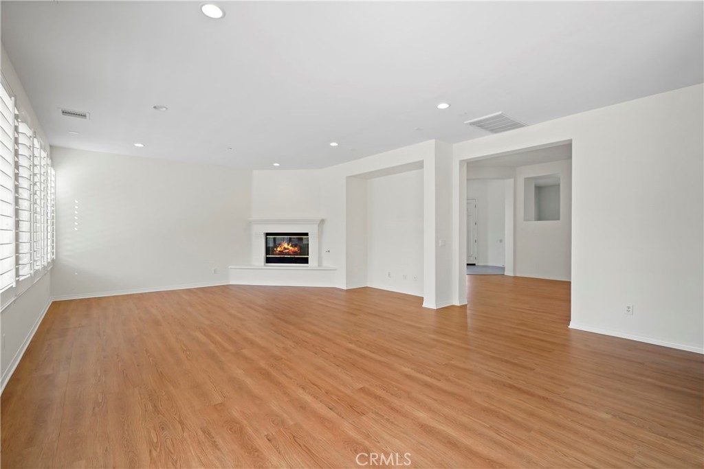 Emerald Point (469) - Residential Lease