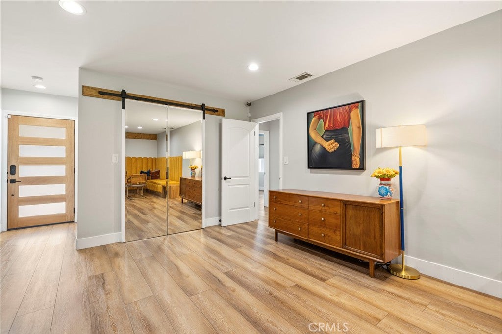 5635 Radford