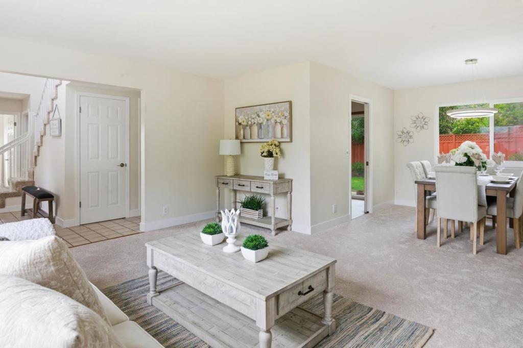 15675 La Sierra Court