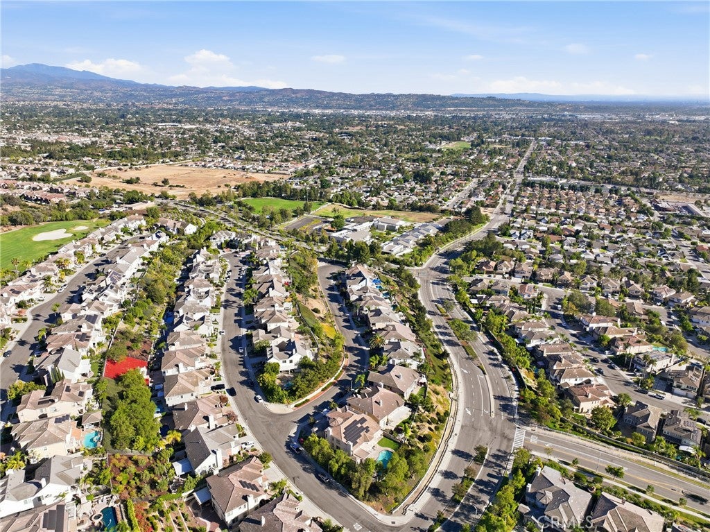 17529 Cloverdale