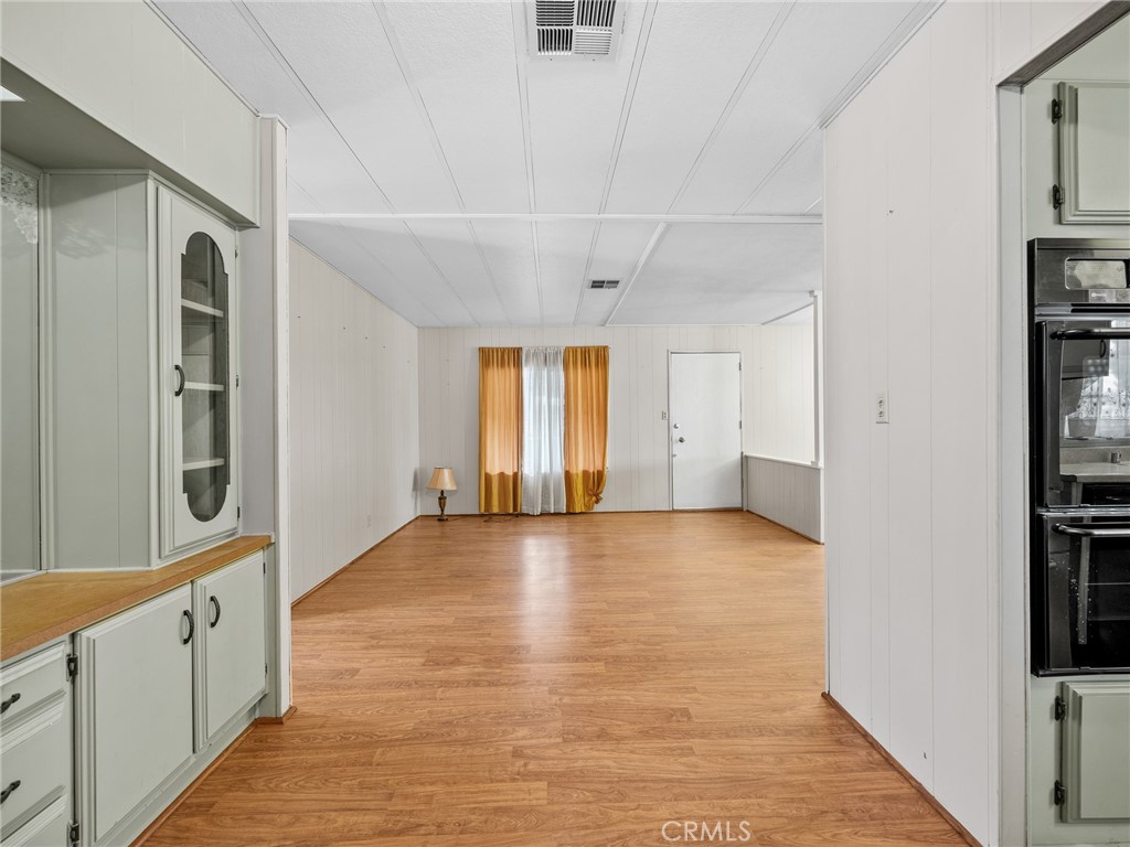 11414 Serra Road 21
