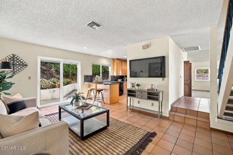 Tiny photo for 812 Chaparral Court, Thousand Oaks, CA 91320 (MLS # 226005098)