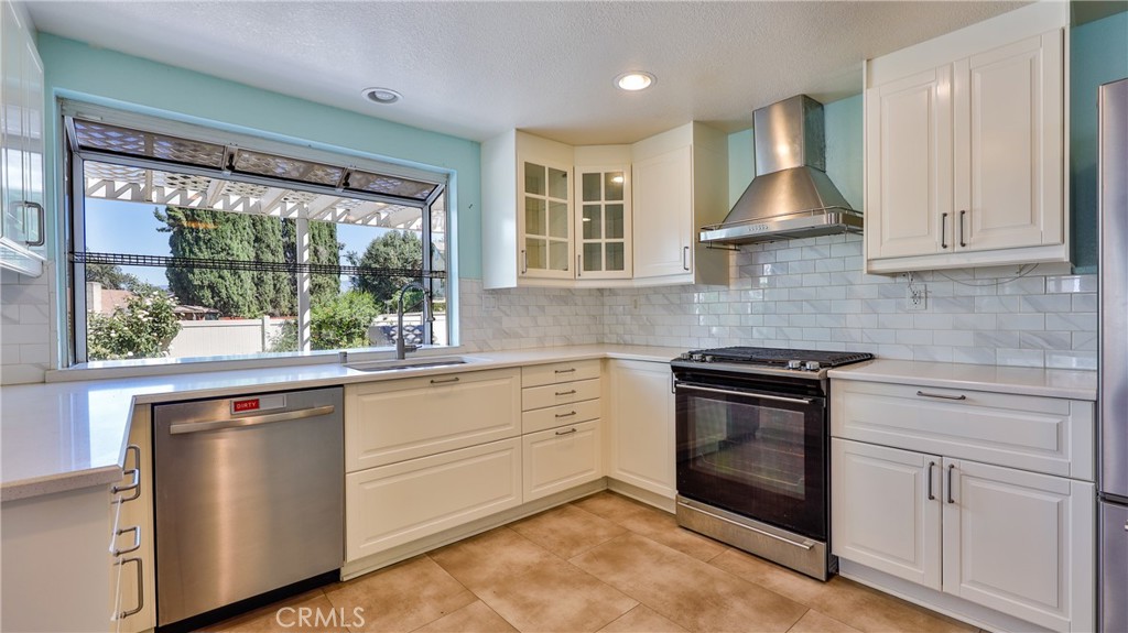 329 Van Ness Lane