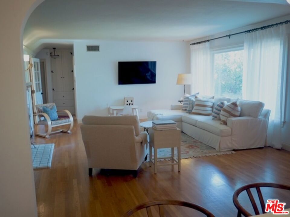 PRIME STUDIO CITY SOUTH - Residential Lease