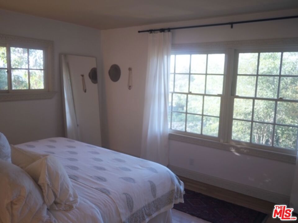 PRIME STUDIO CITY SOUTH - Residential Lease