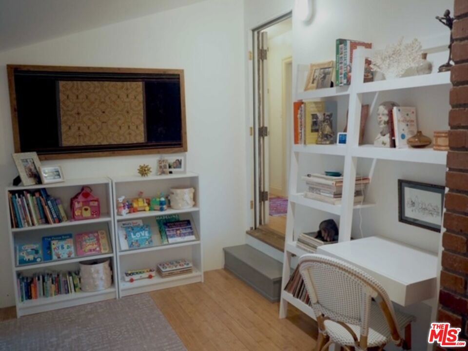 PRIME STUDIO CITY SOUTH - Residential Lease