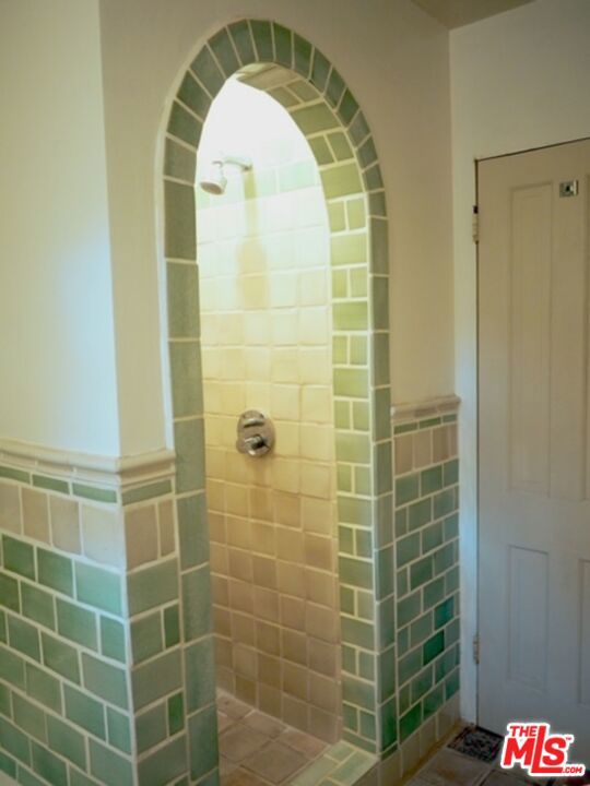 PRIME STUDIO CITY SOUTH - Residential Lease