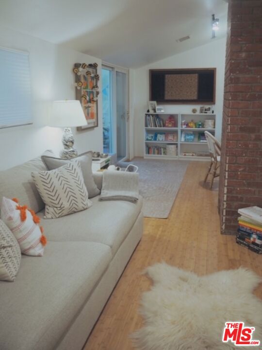 PRIME STUDIO CITY SOUTH - Residential Lease