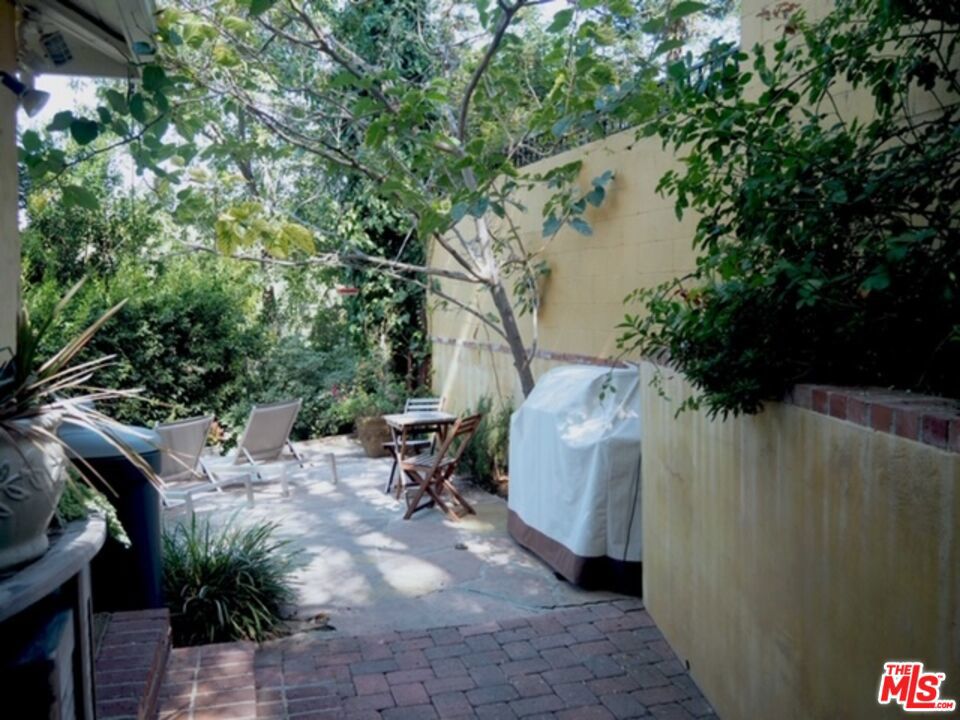 PRIME STUDIO CITY SOUTH - Residential Lease