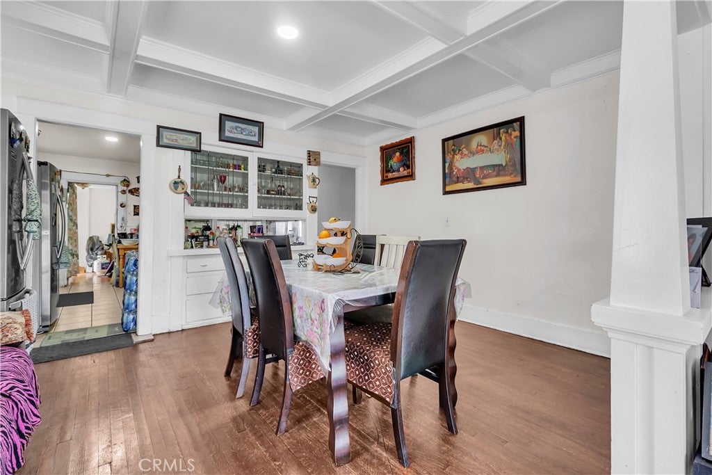 908 W 57th St
