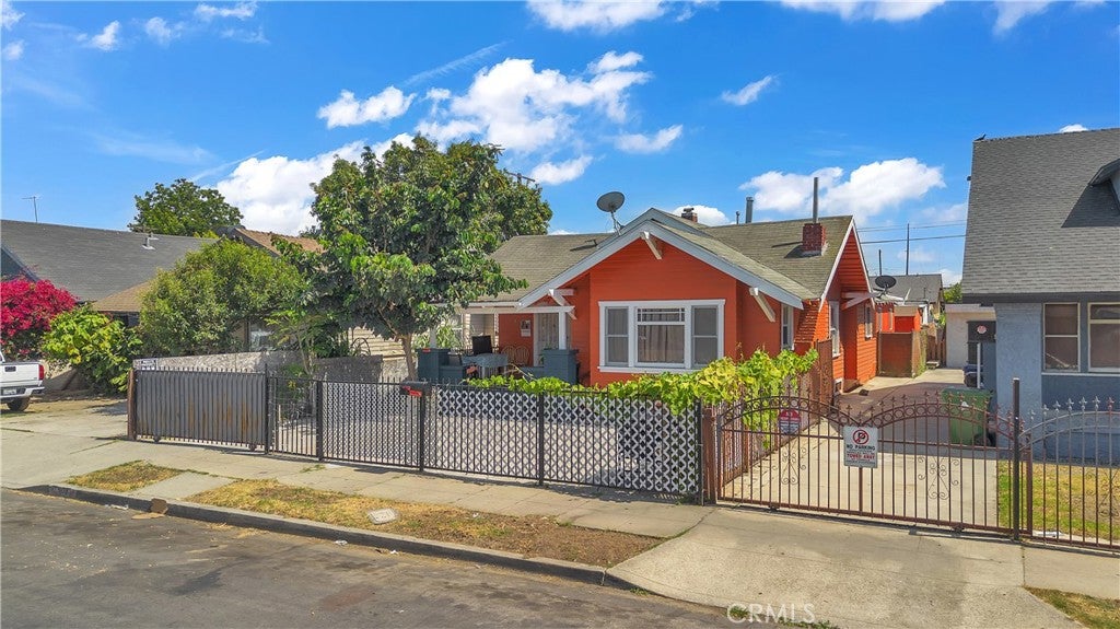 908 W 57th St St, Los Angeles CA 90037