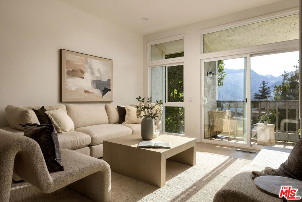 1698 Palisades Drive