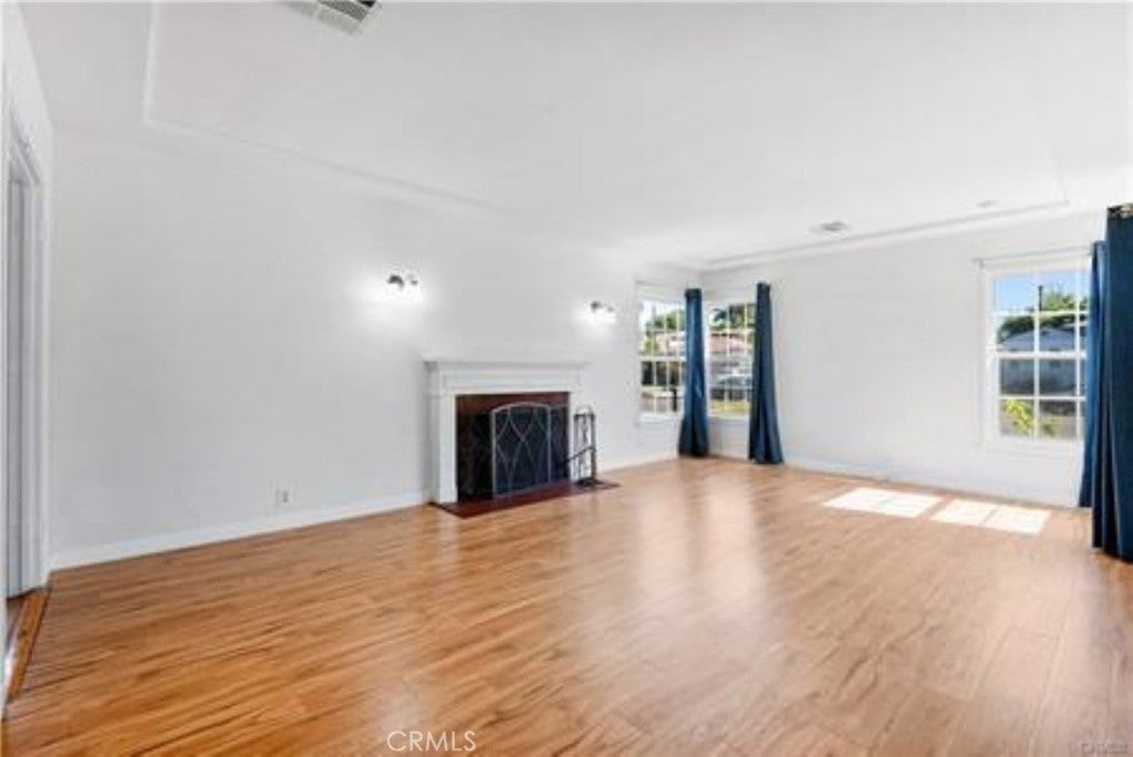 Photo of 15235 La Maida ST, Sherman Oaks, CA 91403 (MLS # SR26163446)