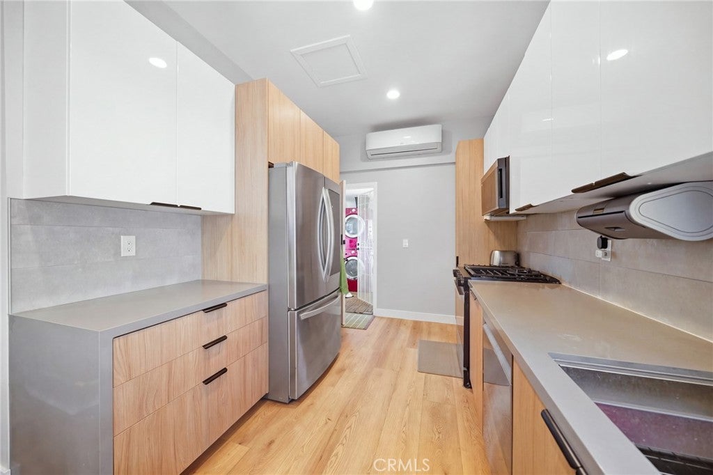 1411 Albany Street