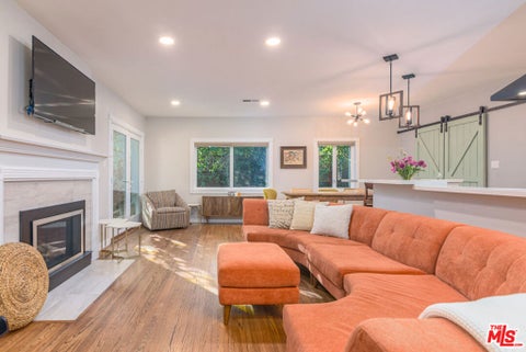 Photo of 16604 Gilmore Street, Lake Balboa, CA 91406 (MLS # 26856355)