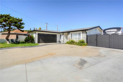 Photo of 11445 184th ST, Artesia, CA 90701 (MLS # CV26228243)
