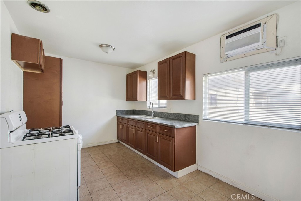 529 W 25th Street
