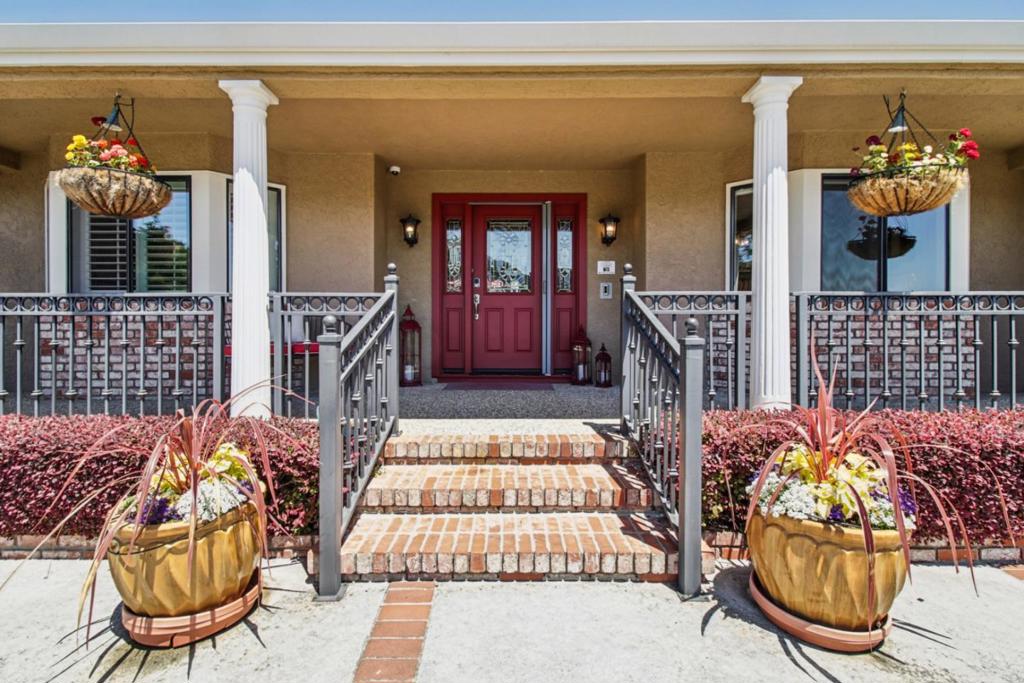 733 Temescal Way