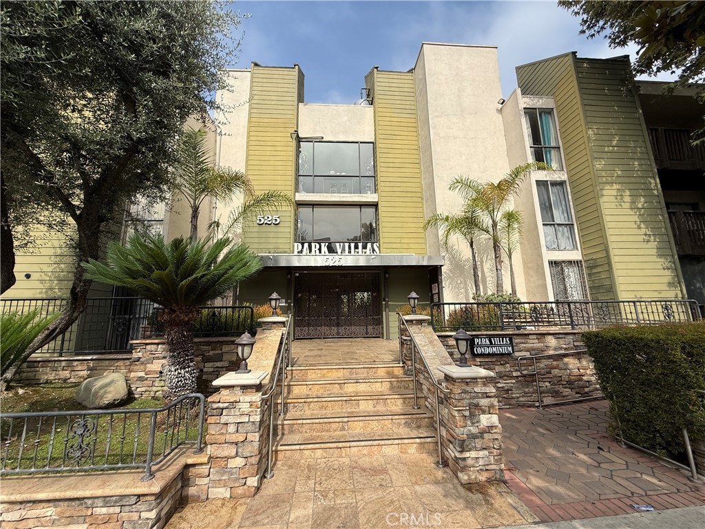 Charming 1-Bedroom Condo in the Heart of Koreatown! Welcome to Park Villas – a beautifully landscaped, garden-style community ideally situated in the vibrant Koreatown and Mid-Wilshire area. This spacious 1 bedroom, 1 full bathroom condo features 580 sq.ft. of comfortable living space, all on one level. Step inside to discover beautiful wood laminate flooring, new custom window treatments, and recessed lighting throughout. The kitchen is equipped with granite countertops, a stainless steel sink, and ample cabinetry for storage. The generously sized bedroom offers a large walk-in closet, and every detail has been thoughtfully upgraded for comfort and style. Water, trash, and gas are included in the HOA, helping to keep your monthly expenses low. Enjoy the convenience of one assigned parking space in a gated subterranean garage and easy access to Metro Link, top-rated restaurants, shops, and entertainment. The well-maintained complex features resort-style amenities, including a spa, fitness center, sauna, community room, laundry facilities, and secured gated entry with on-site security cameras. Located just minutes from the Metro Station, The Wiltern Theater, Koreatown Plaza, famous Korean spas, local cafes, and plenty of shopping, this condo offers the perfect blend of comfort and convenience. Whether you're a first-time homebuyer or a savvy investor seeking rental income, this move-in-ready unit is an excellent opportunity in one of LA’s most dynamic neighborhoods. Don’t miss out—schedule your private tour today!