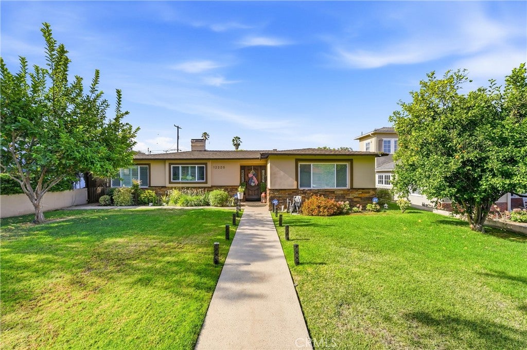 12220 Whitley