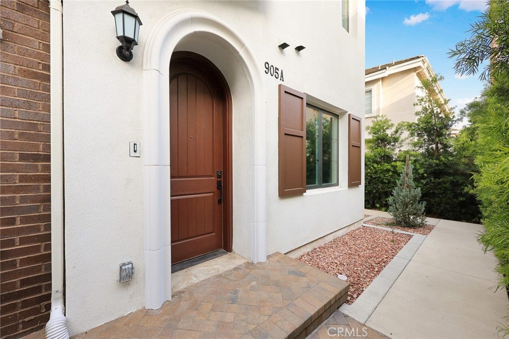 905 SUNSET BLVD A