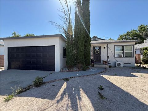 Photo of 38321 Rosemarie Street, Palmdale, CA 93550 (MLS # SR26100255)