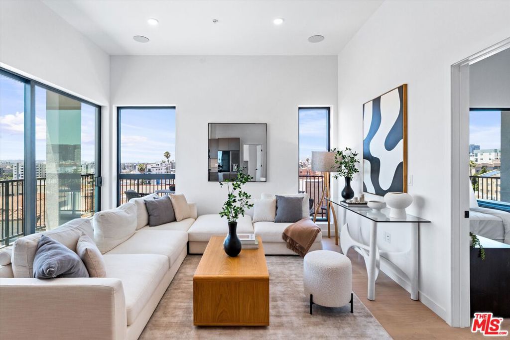 904 S New Hampshire Avenue PH-1