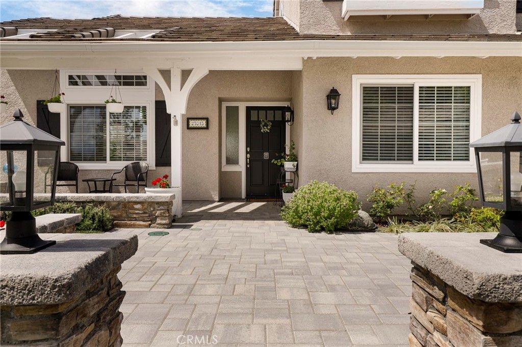 Photo of 27015 Littlefield Dr, Valencia, CA 91354 (MLS # SR26072218)