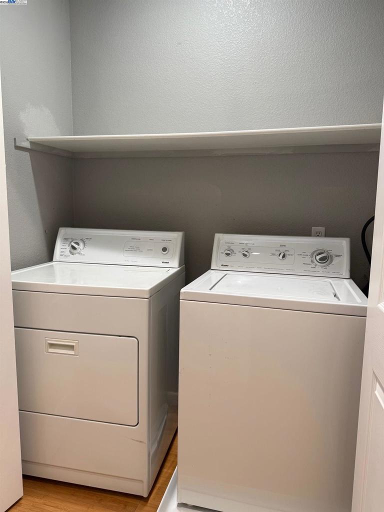 OAKCREEK - Residential Lease