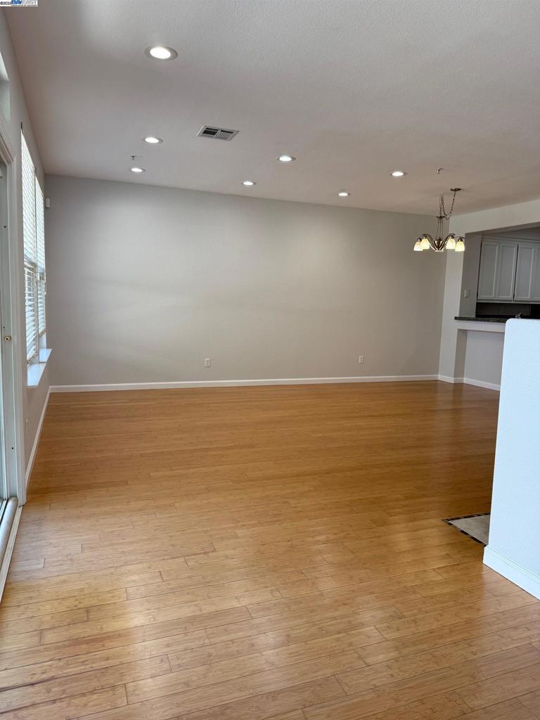 OAKCREEK - Residential Lease